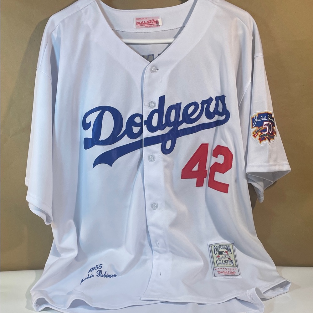 White Dodgers Baseball Jersey #42 Jackie Robinson 1955 - Picture 7 of 9